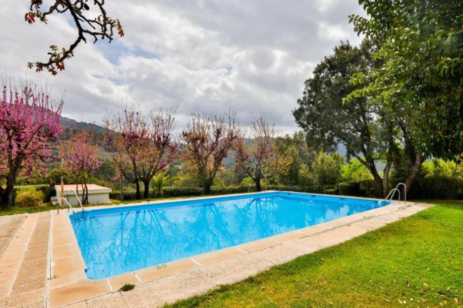 Hotel con piscina en Cazorla, Hotel de montaña La Hortizuela Coto Rios Jaén